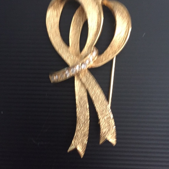 Pin - Picture 2 of 3